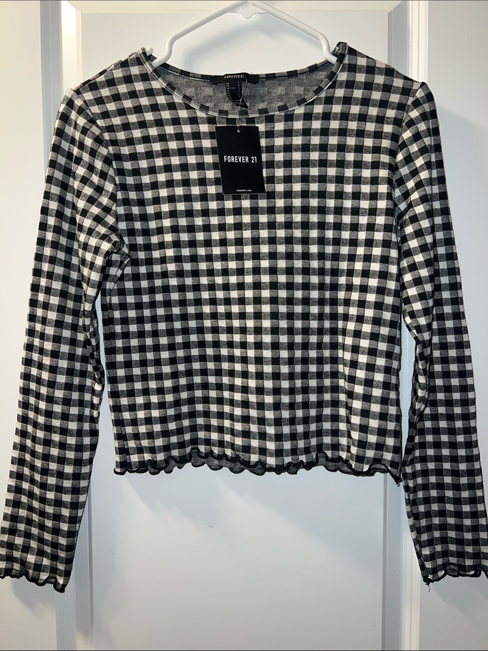 Forever 21 Black & White Gingham Long Sleeve Crop Top